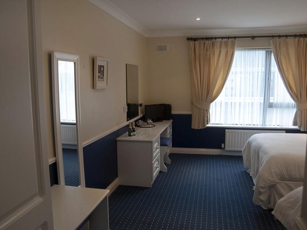 Hillview Self Catering Apartment Lusk Ngoại thất bức ảnh