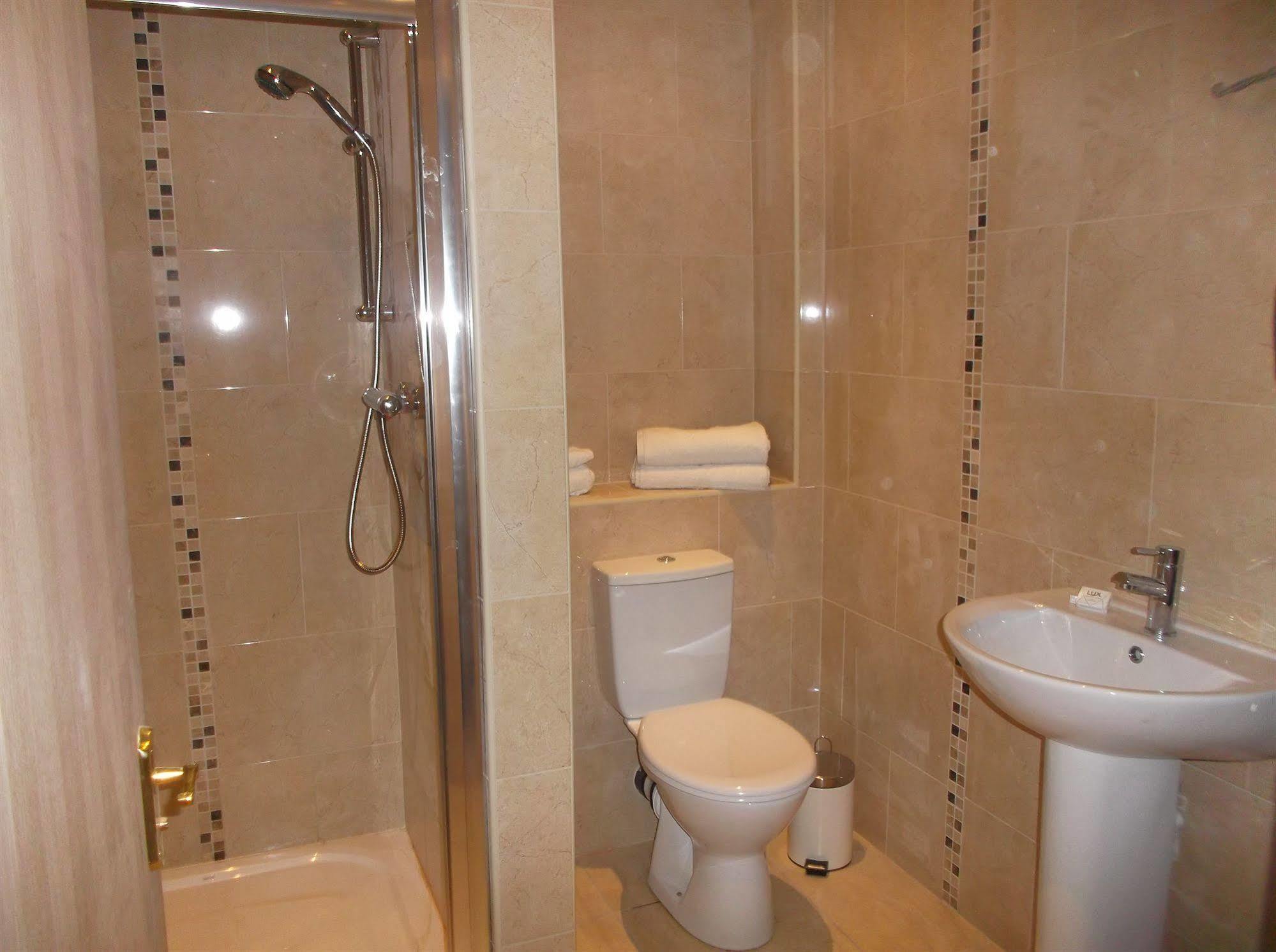 Hillview Self Catering Apartment Lusk Ngoại thất bức ảnh