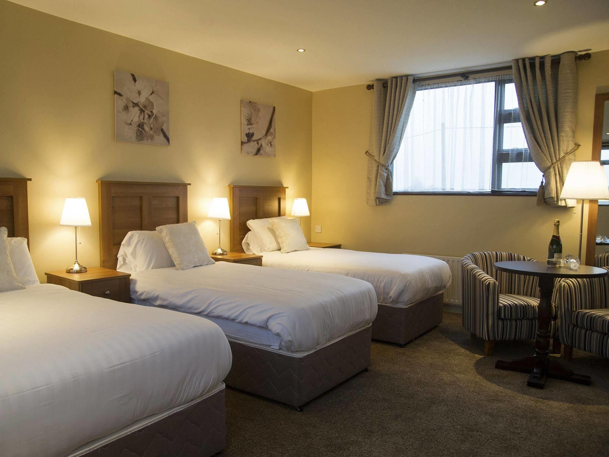 Hillview Self Catering Apartment Lusk Ngoại thất bức ảnh