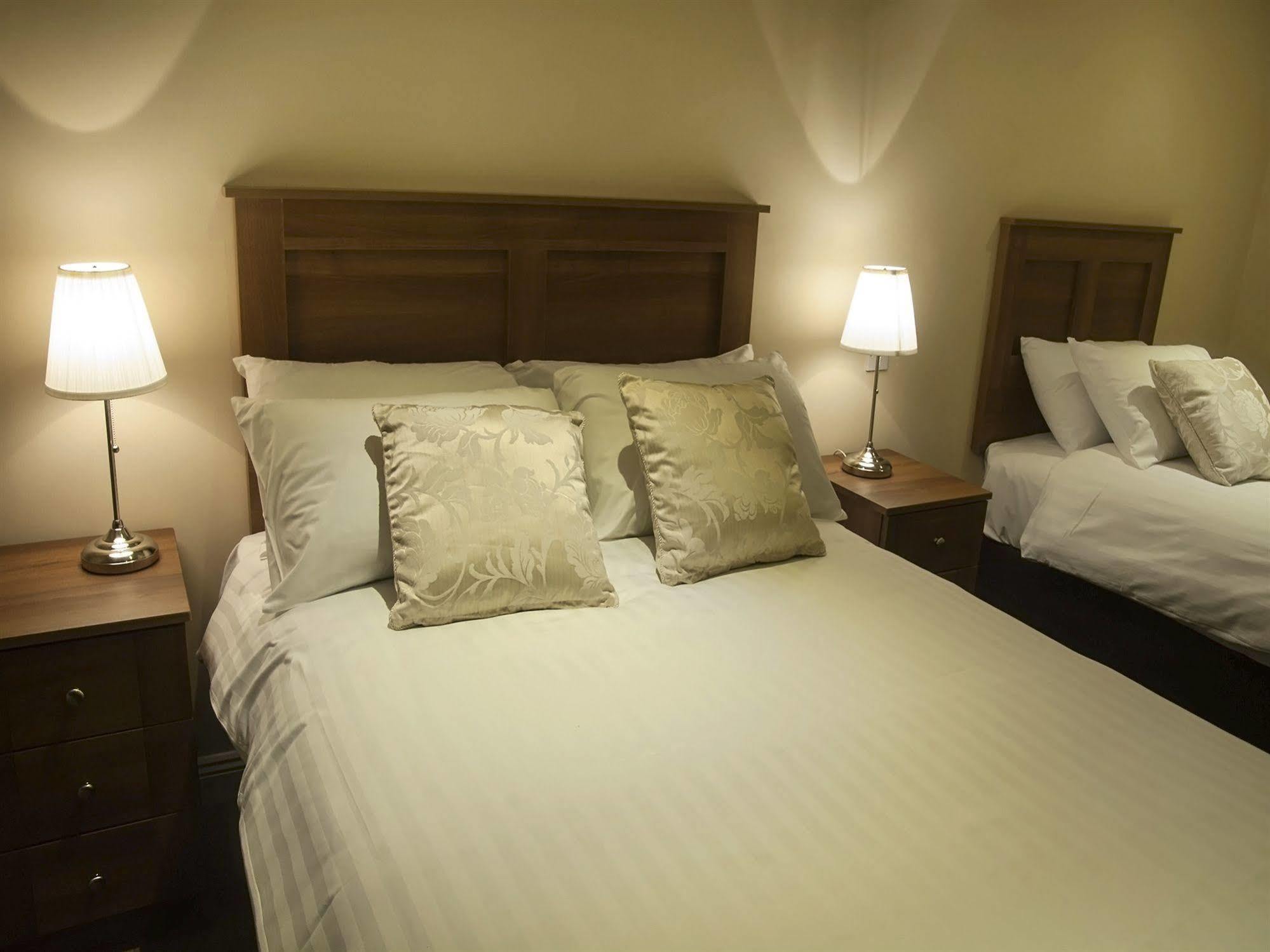 Hillview Self Catering Apartment Lusk Ngoại thất bức ảnh