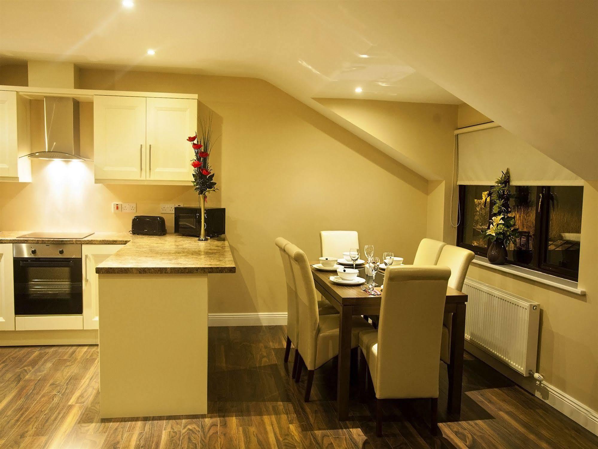 Hillview Self Catering Apartment Lusk Ngoại thất bức ảnh